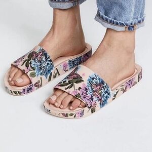Melissa Beach Slide III with blue floral Size 7 used ones & in great condition